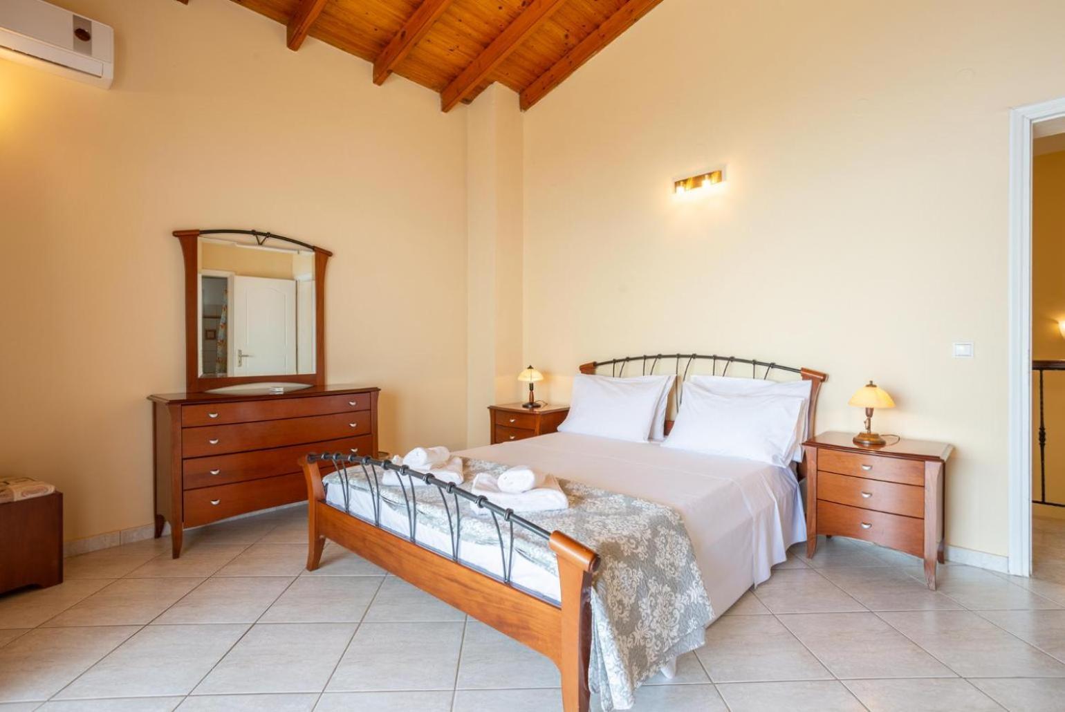 Villa Petros Katávolos Екстериор снимка