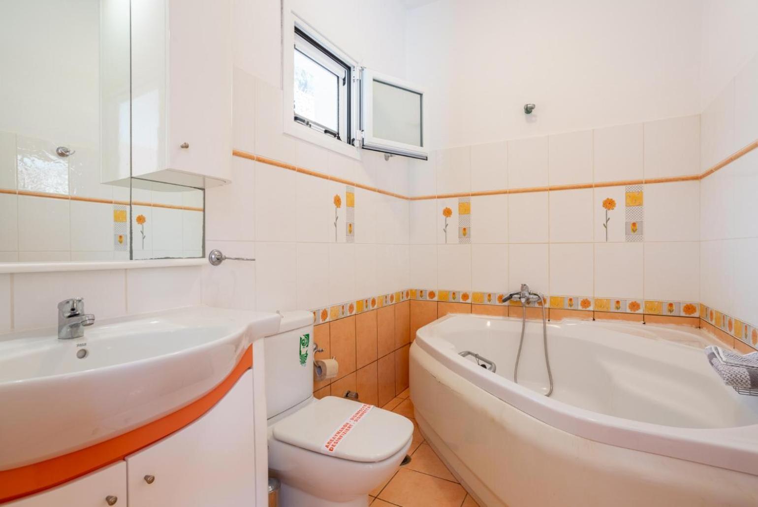 Villa Petros Katávolos Екстериор снимка